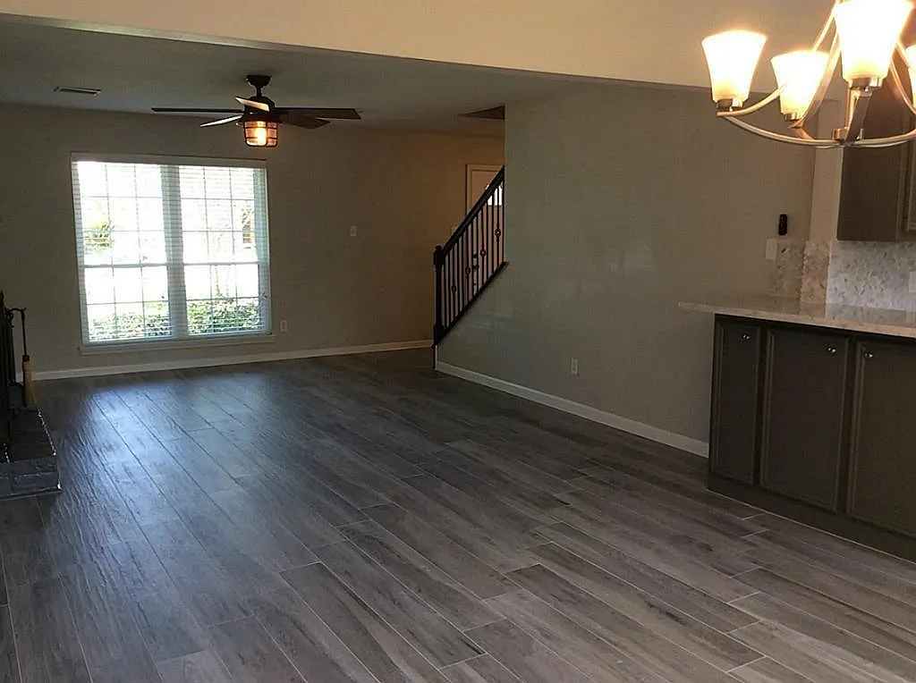 4 bed, 3.0 bath, 2282 sqft, $2,450 — Photo 3