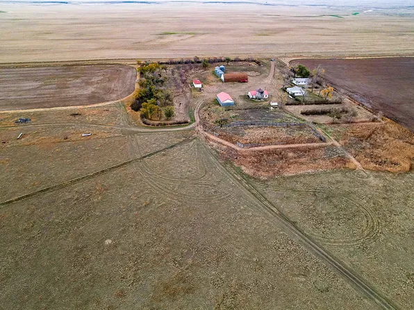 541 Oswego Rd N, Wolf Pt, MT 59201