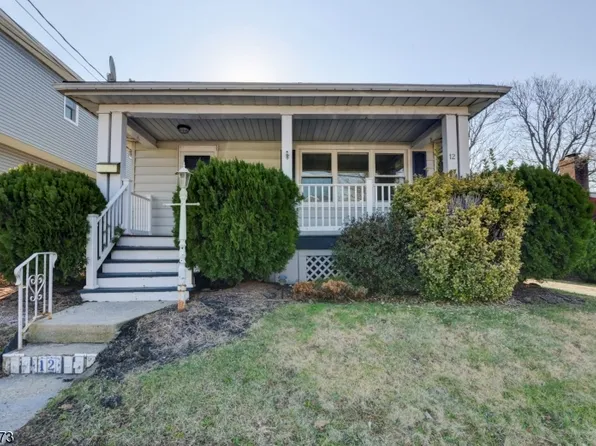 12 Locust St, Elmwood Park Boro, NJ 07407