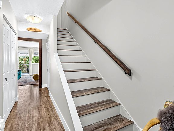 3rd image of 249 Kitchener Cres #22