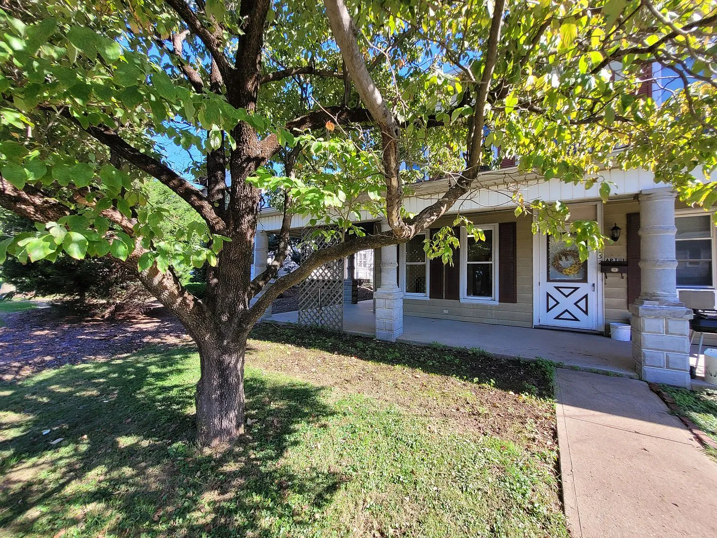 232 East Main Street — Photo 4