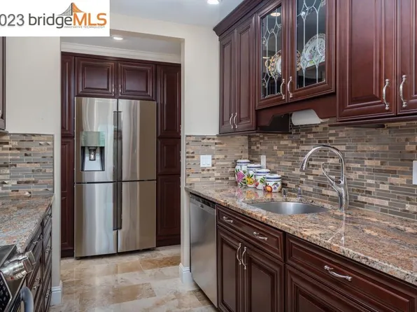 2 Commodore Dr #D471, Emeryville, CA 94608