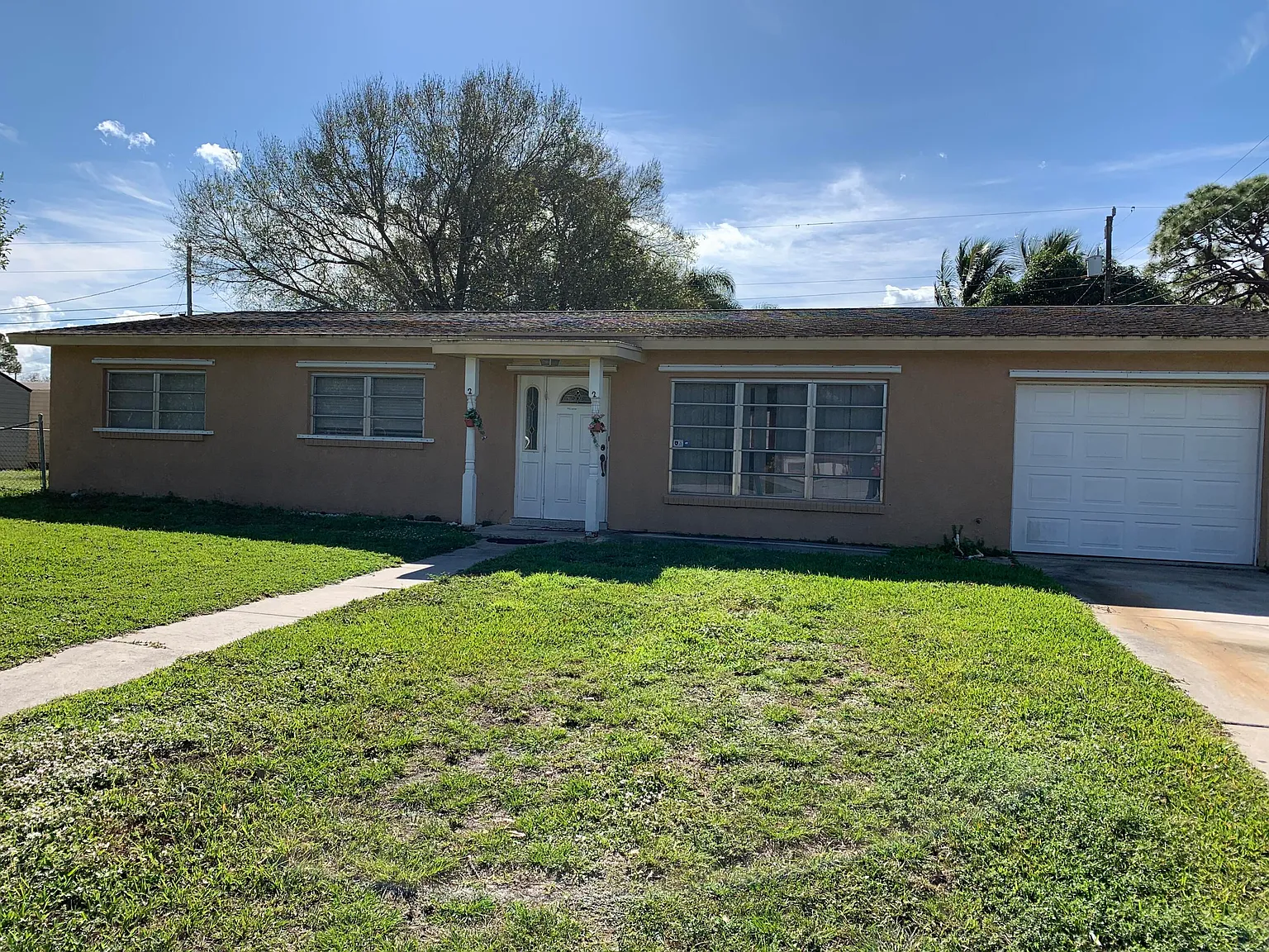 3 bed, 1.5 bath, 1344 sqft, $2,200 — Photo 2