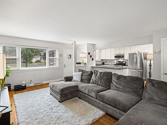3rd image of 274 N Highview Ave