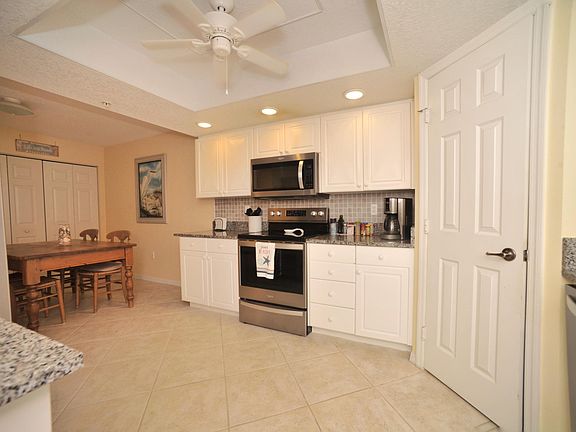 5th image of 605 Shorewood Dr Unit 404