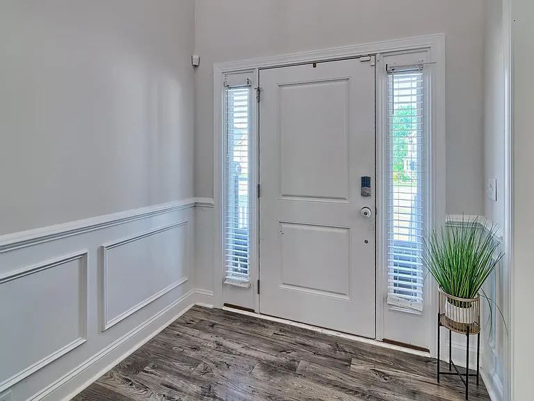 558 Mahonia Rd — Photo 4