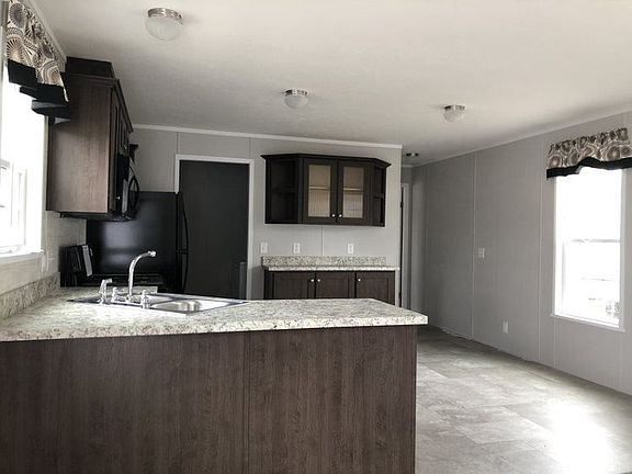 3rd image of 4616 Tampa Ct