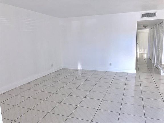 5th image of 603 N University Dr