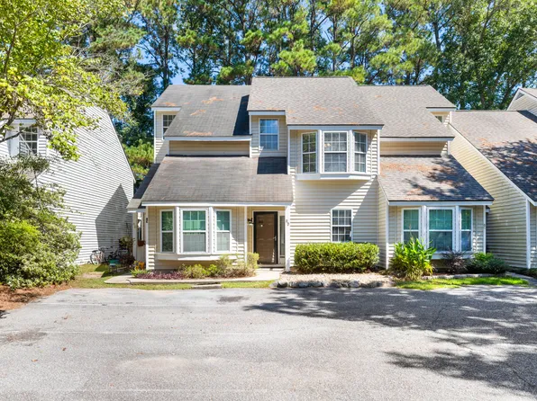 8 Townpark Ln APT D, Charleston, SC 29412