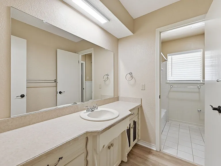 2506 Glen Ct — Photo 12