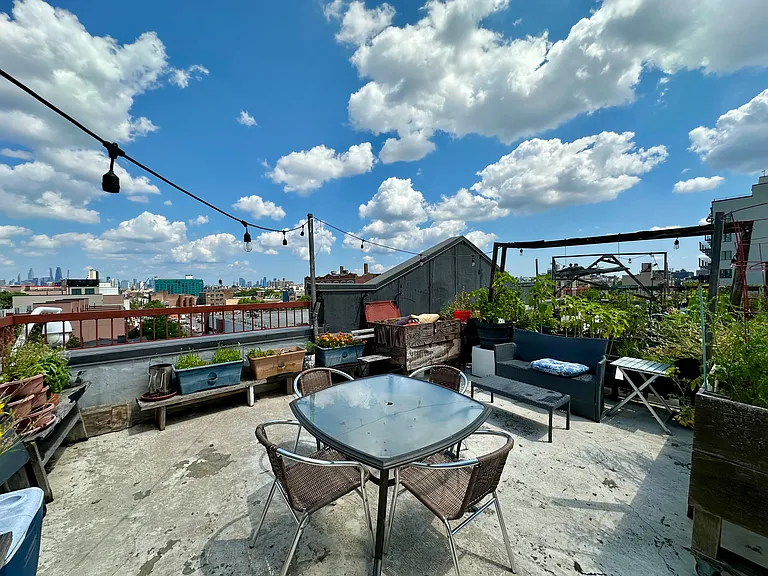 564 De Kalb Ave #109 — Photo 9