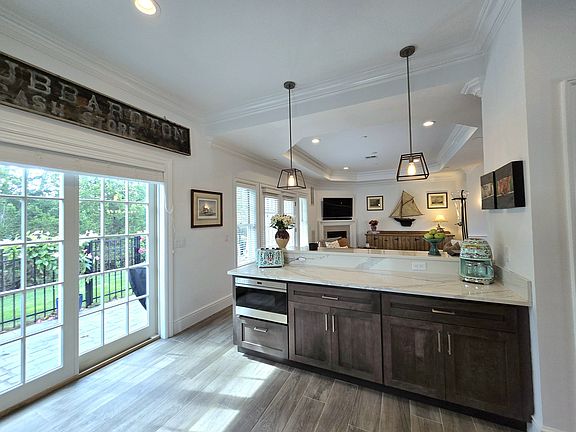 3rd image of 16 Village Green Dr
