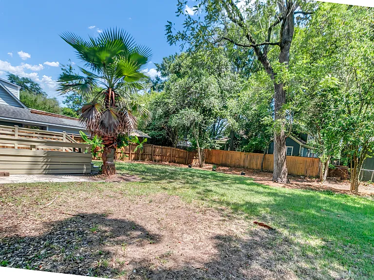 Side yard (fully fenced-in)