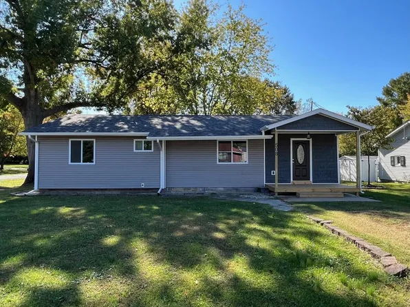 508 E McKinley St, Herrin, IL 62948