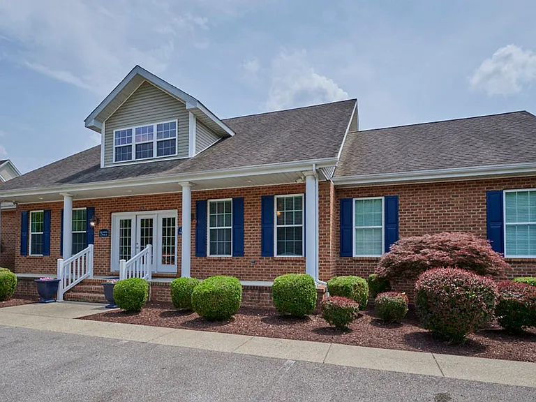 Waterford Village Apartments — Photo 6