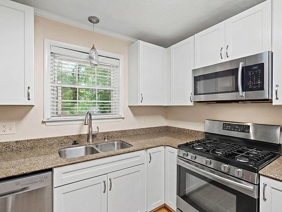 5th image of 2304 Vincent Dr