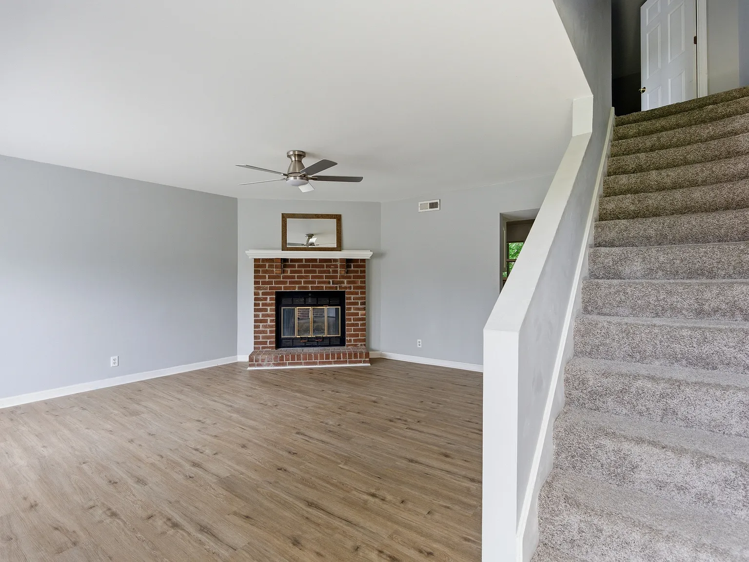 2 bed, 1210 sqft, $1,645 — Photo 2
