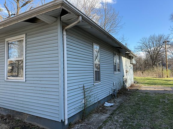 3rd image of 803 E Whitmer St