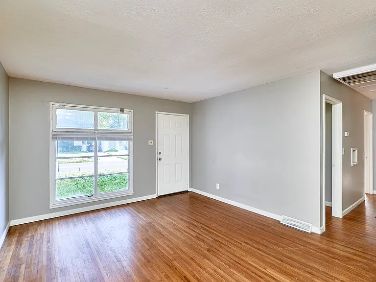 446 Cameron Rd — Photo 22