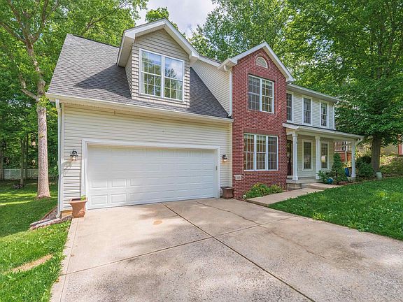 3rd image of 1115 E Azalea Ln