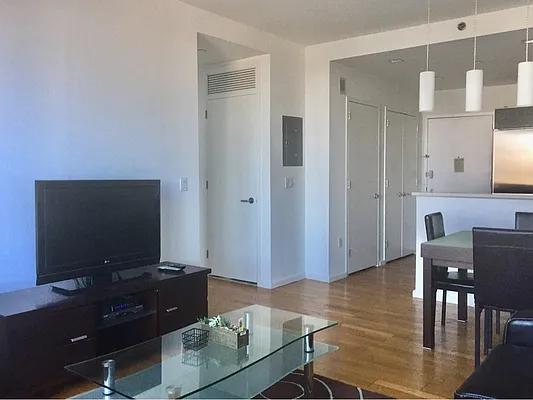 Rented by R New York | media 5