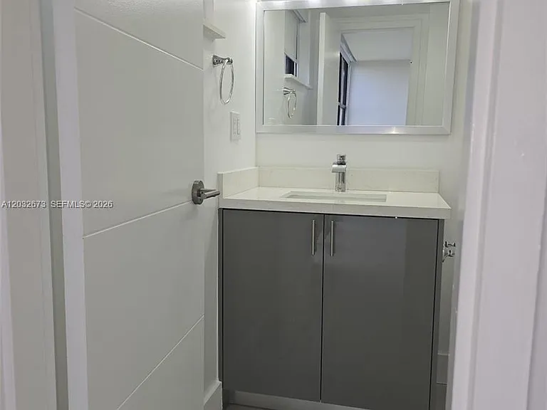 17021 N Bay Rd #601 — Photo 12