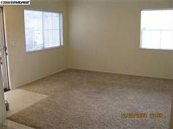 3rd image of 1118 La Brea Ter