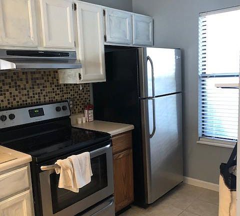 5th image of 641 Shadywood Ln