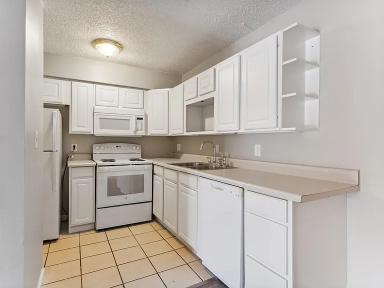 5200 E Cherry Creek South Dr #125 — Photo 10