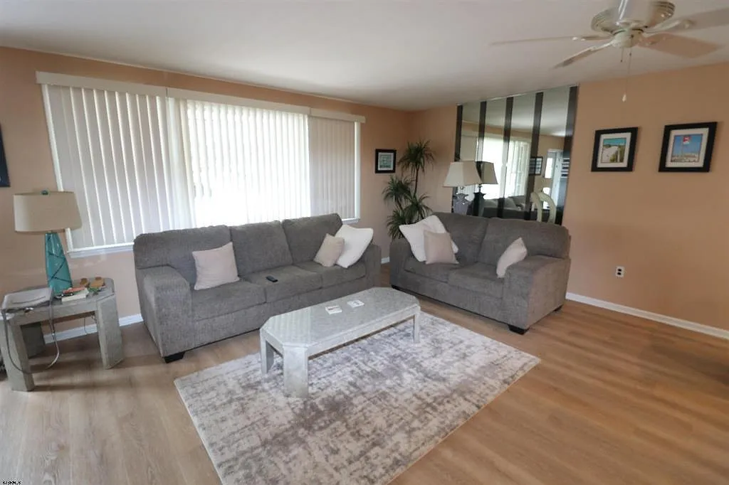 3 bed, 1309 sqft, $1,550 — Photo 4