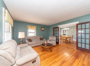 55 Oneida Ave, Worcester, MA 01606