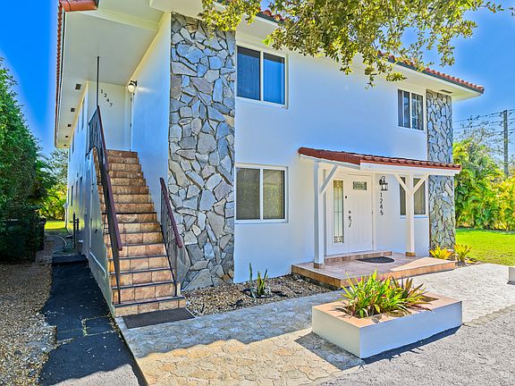 3rd image of 1245 NE 119th St