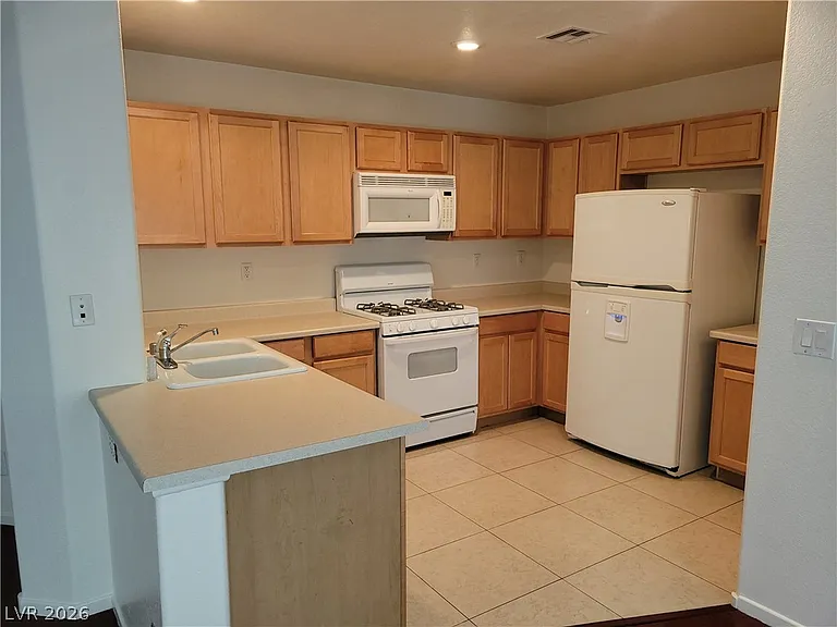 9275 Hollander Ave — Photo 9