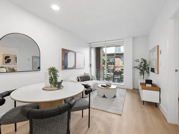 1133 Homer St #319, Vancouver, BC V6B 0B1