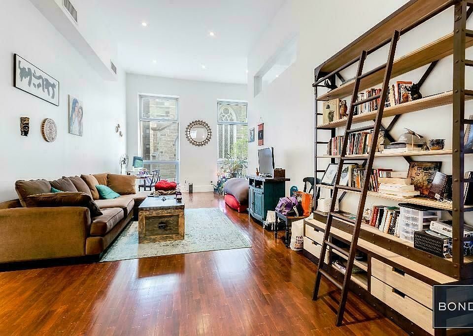 1st image of 123 E 12th St #1