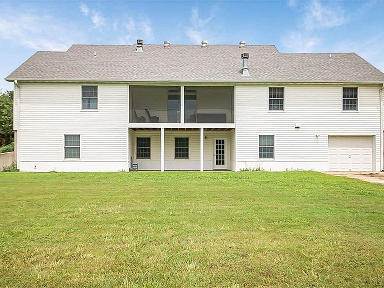 Listing photo 5