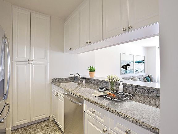 3rd image of 320 E 46th St APT 17C