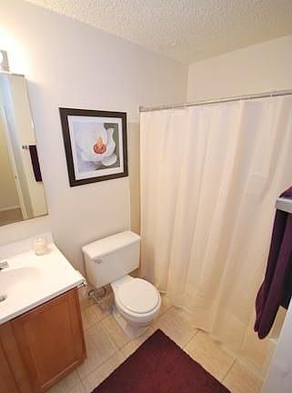 5th image of 1000 N Lasalle St APT 214