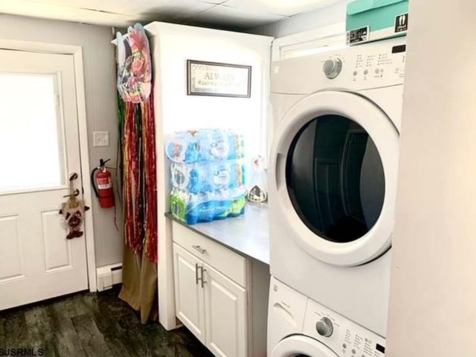 2nd image of 27 Elm Ave #2