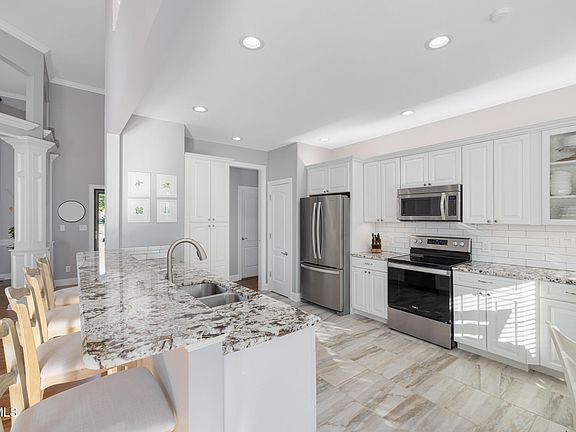 3rd image of 10 Alta Tree Ct