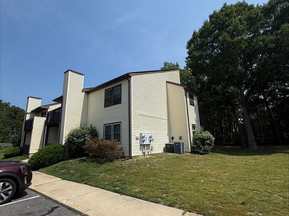 31 Scotch Pine Dr