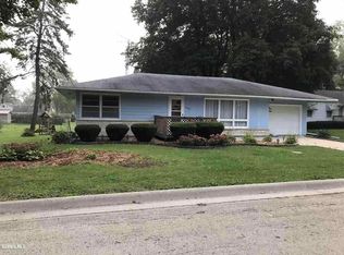 606 S Maple St, Lena, IL 61048