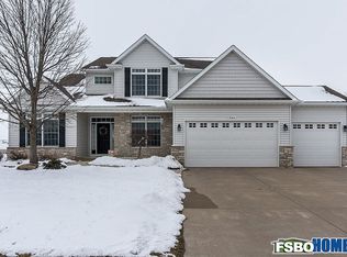 5363 Judge Rd, Bettendorf, IA 52722
