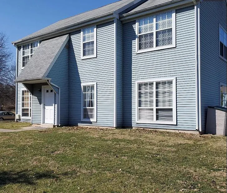 2 bed, 1016 sqft, $2,175 — Photo 2