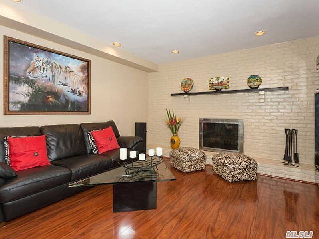 2nd image of 4 Fireplace Dr