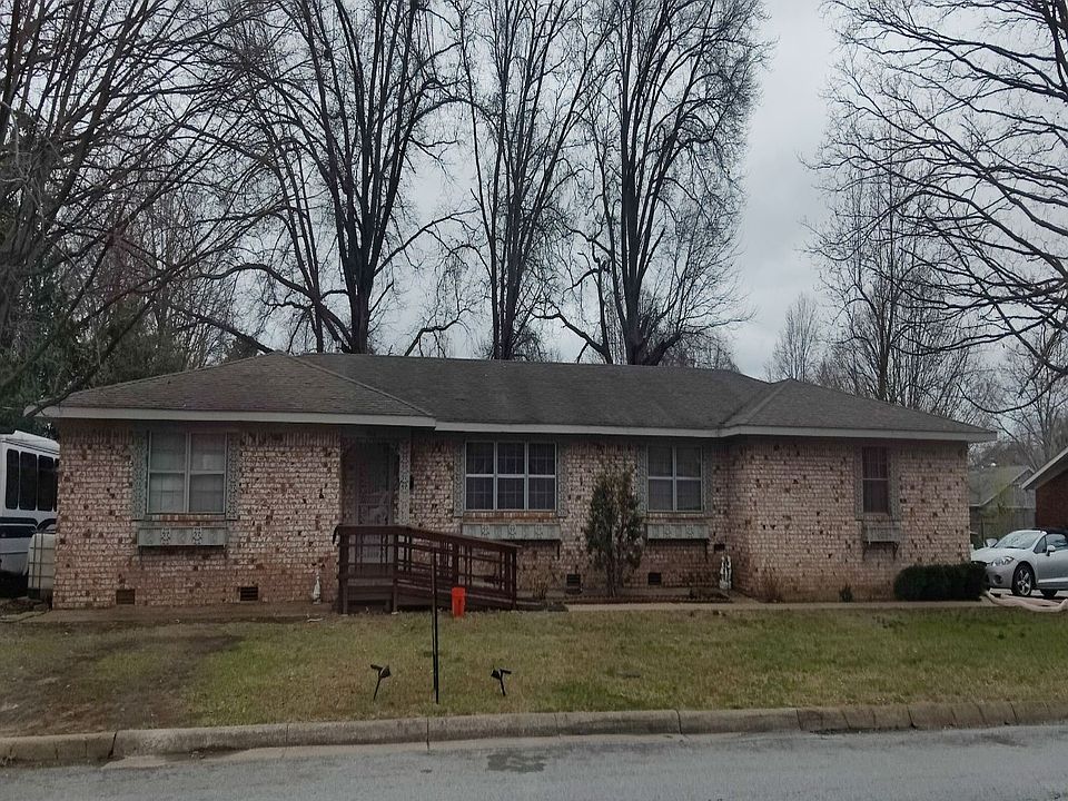 2nd image of 1604 W Poplar St