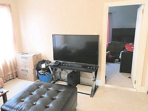 4th image of 77 Albertina St #1