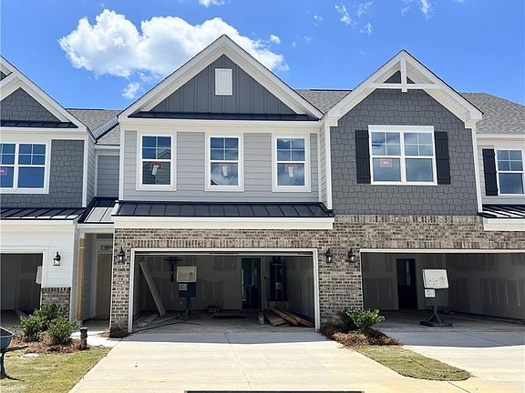 2nd image of 1103 Summerhouse Way