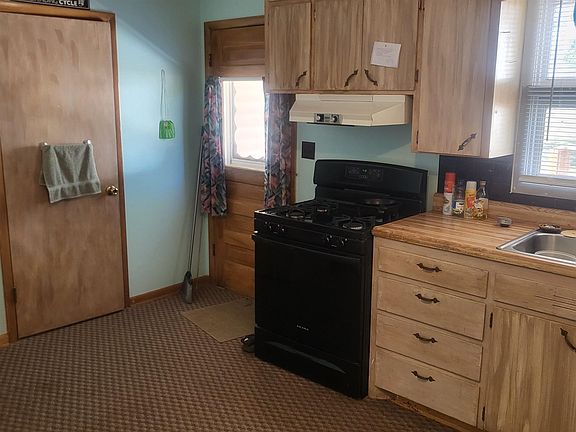 3rd image of 516 N Botkin St