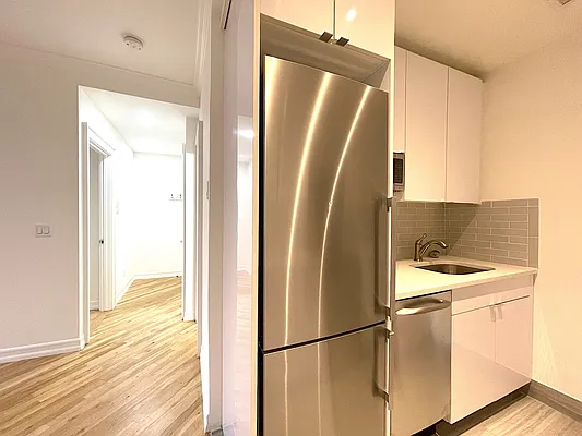 Rented by Buchbinder & Warren | media 2